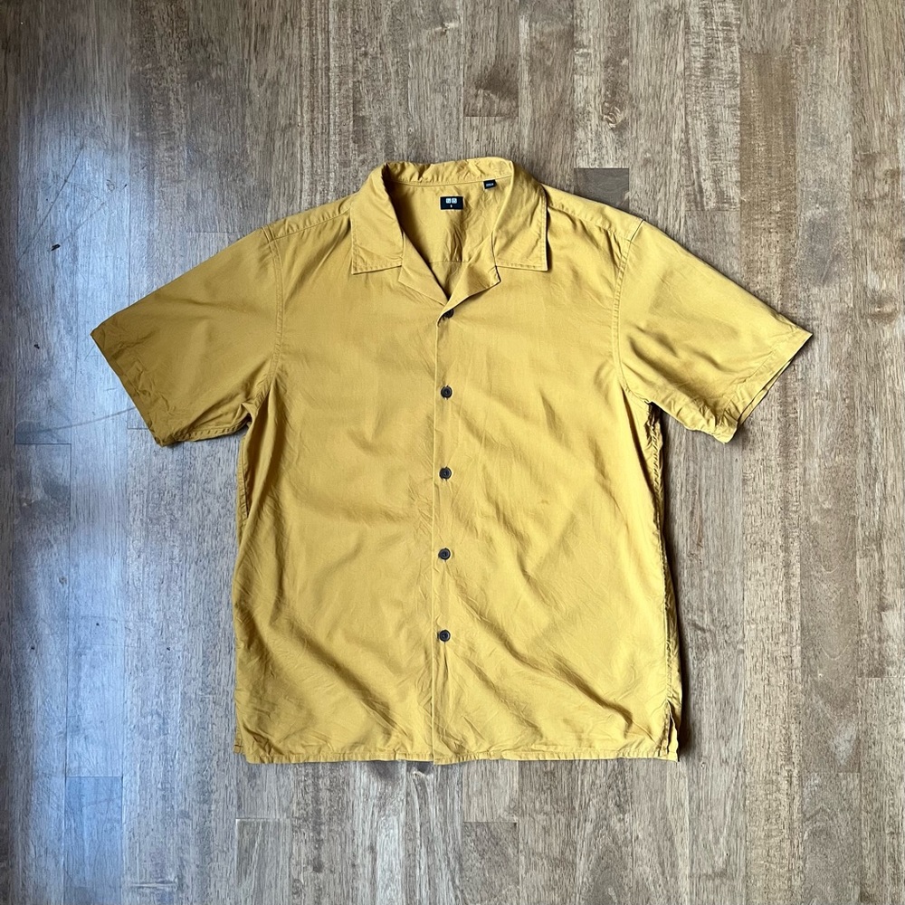 Uniqlo Revere Collar Short Sleeve Button Up in Mustard